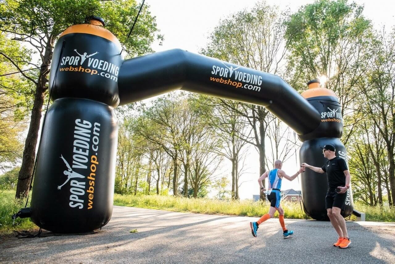 Hoe lang na eten hardlopen?